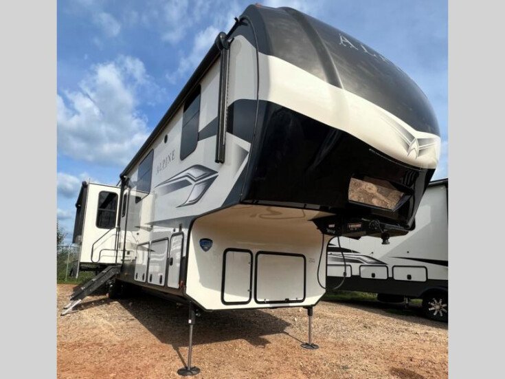 Thumbnail Photo undefined for 2022 Keystone Alpine 3910RK